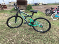 26" HUFFY MOUNTAIN BIKE - 18 SPEED