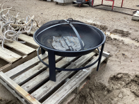 PORTABLE FIRE PIT W/SCREENLID AND GRATE