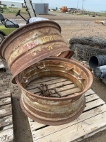 Set of two dual rims with hooks