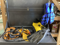 (2) LIFE JACKETS, SCUBA REGULATOR, ROCKET FINS
