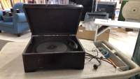 OLD PHONOGRAPH