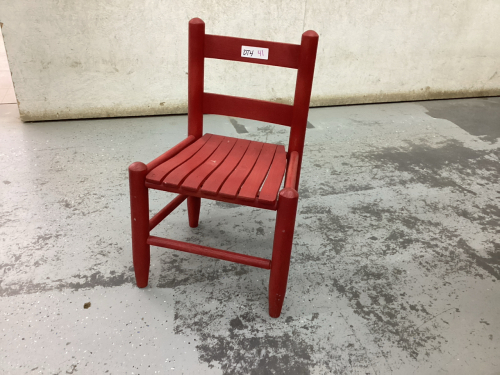 WOOD CHILDS CHAIR - PAINTED RED