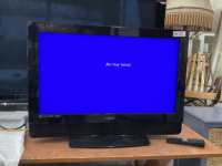 VIZIO HDTV 31" FLAT SCREEN TV ON STAND W/ REMOTE
