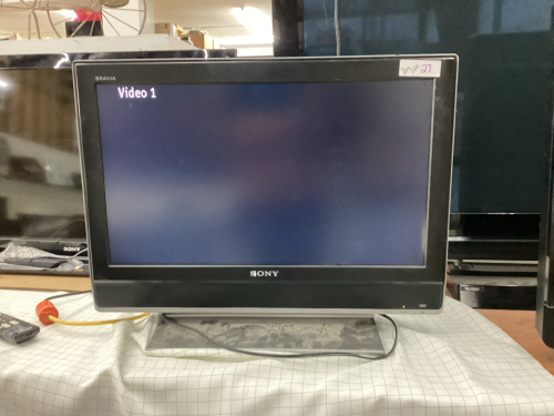 SONY BRAVIA 26" FLAT SCREET TV W/ REMOTE ON STAND