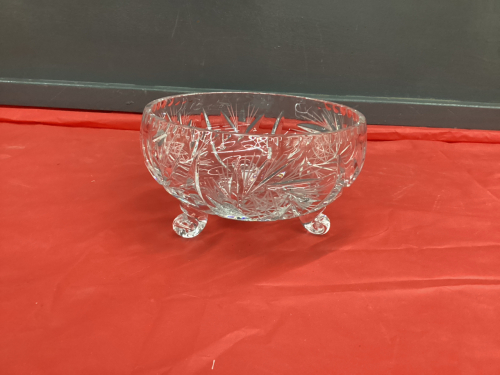 PINWHEEL CRYSTAL BOWL W/ 3 LEGS