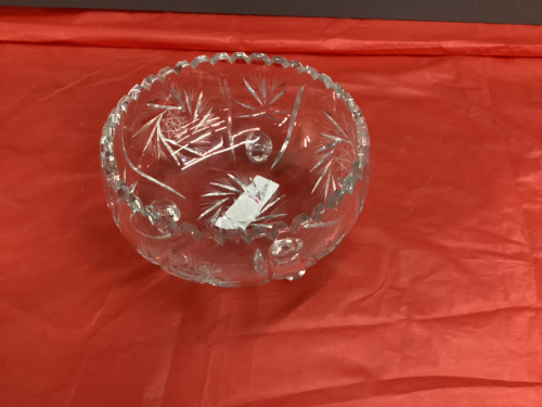 PINWHEEL CRYSTAL BOWL W/ 3 LEGS