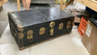 ANTIQUE TRAVEL TRUNK W/ TRAY