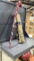 CANDY CANES + 3&rsquo; PRELIT TREE