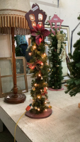 LIGHTED CHRISTMAS ENTRY DECOR
