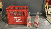 POP SHOPPE CRATE W/ 12 POP SHOP 1 LITRE GLASS BOTTLES