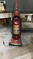 UPRIGHT BISSEL PET VACUUM