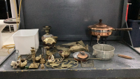 BOX OF BRASS & COPPER ITEMS