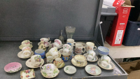 BOX OF VINTAGE GLASSWARE - RCMP & ROYALTY MUGS, TEA CUPS & SAUCERS, BELLS