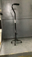 SELF STANDING CANE