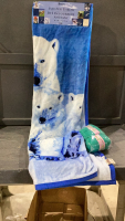 FUN FUR THROW - POLAR BEAR PICTURE + SOME GREEN YARN