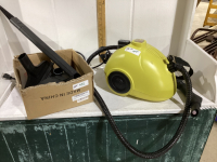 STEAM CLEANER