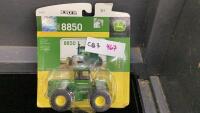 JD 8850 ERTL DIE CAST TRACTOR