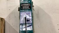 EVERBILT SLIDING BARN DOOR HARDWARE KIT