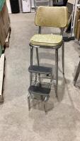 RETRO STOOL/STEP STOOL