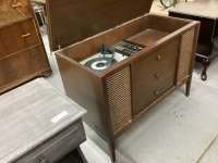 FLEETWOOD CABINET STEREO