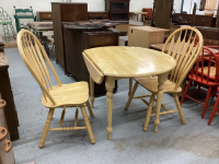 DROP LEAF TABLE WITH 2 CHAIRS