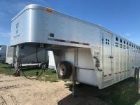 2007 Wilson Aluminum livestock trailer