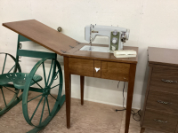 SEWING MACHINE IN CABINET