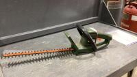 BLACK + DECKER 18&rdquo; ELECTRIC HEDGE TRIMMER