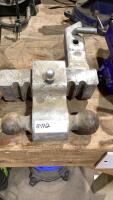 HITCH WITH ADJUSTABLE HEIGHT+ 2 DIFFERENT SIZE BALLS