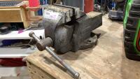 RECORD NO. 4 VISE
