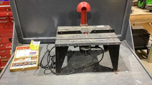 VERMONT AMERICAN ROUTER TABLE W/CRAFTSMAN ROUTER