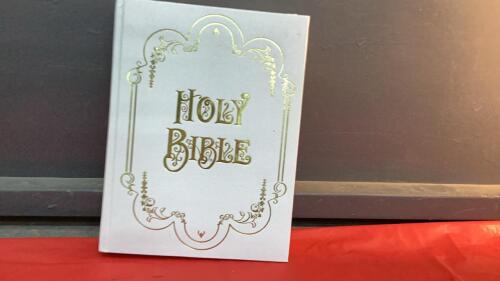 HOLY BIBLE - KING JAMES VERSION