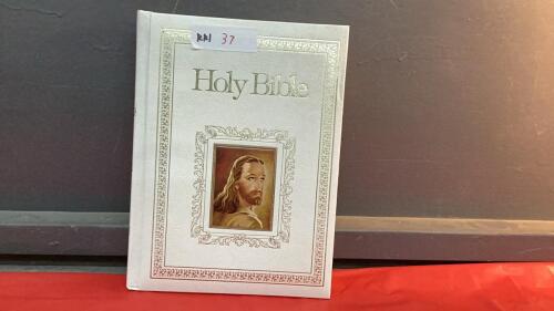 HOLY BIBLE - KING JAMES VERSION