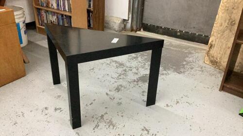 SMALL CORNER TABLE