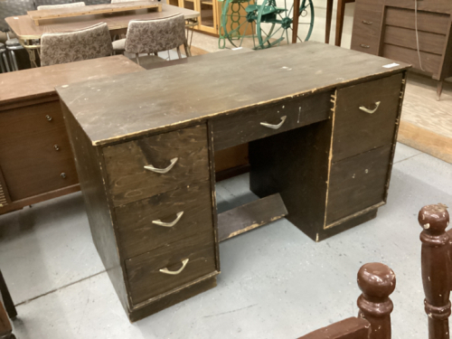 WOOD DESK W/6 DRAWERS