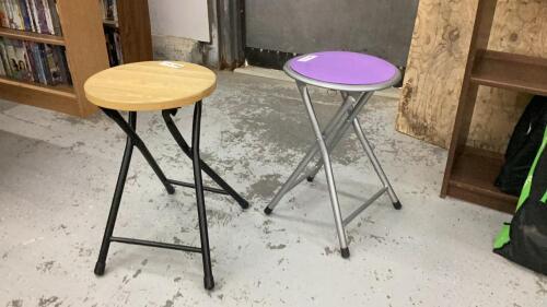(2) FOLDING STOOLS