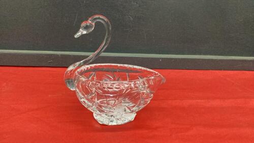 PINWHEEL CRYSTAL SWAN CANDY DISH
