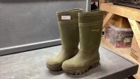 DUNLOP STEEL TOE RUBBER BOOTS