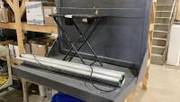 FOLDING SMALL TABLE + FLUORESCENT LIGHT FIXTURE 4&rsquo;