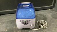 VICKS HUMIDIFIER
