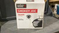 WEBER SMOKEY JOE CHARCOAL GRILL