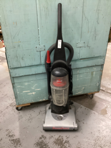 BISSELL UPRIGHT VACUUM