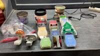 SCENTSY WAX BURNERS, WAX + PLUG IN AIR FRESHENERS IN GOOD TOTE