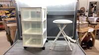 ORGANIZER WITH 3 DRAWERS AND FOLDING STOOL