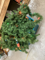 LIGHTED GARLAND AND TREE SKIRT