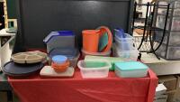 BOX OF PLASTICWARE - TUPPERWARE, & OTHER BRANDS