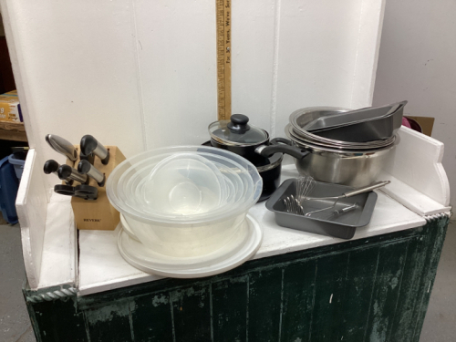 2 BOXES - MIXING BOWLS, POTS, BAKING PANS