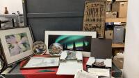 PICTURES AND SAYING ON WOOD AND (4) COLLECTOR PLATES