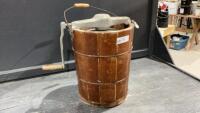 VINTAGE WHITE MOUNTAIN FREEZER - ICE CREAM MAKER