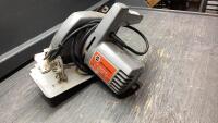 BLACK + DECKER CIRCULAR SAW